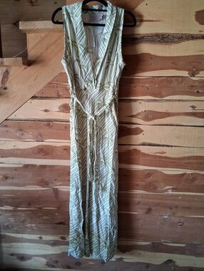 NWT Womens White Closet Elements Sleeveless Maxi Dress Olive Green & Off White